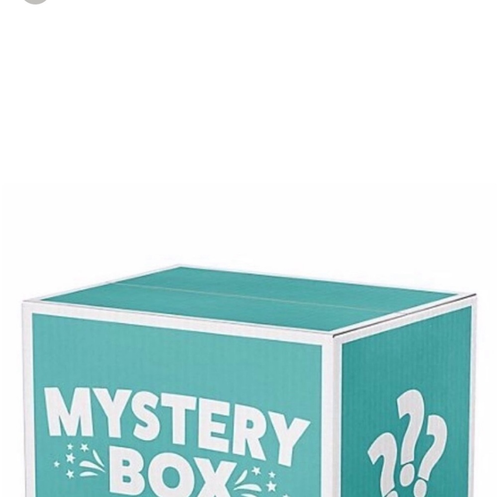 Mystery box women’s clothes